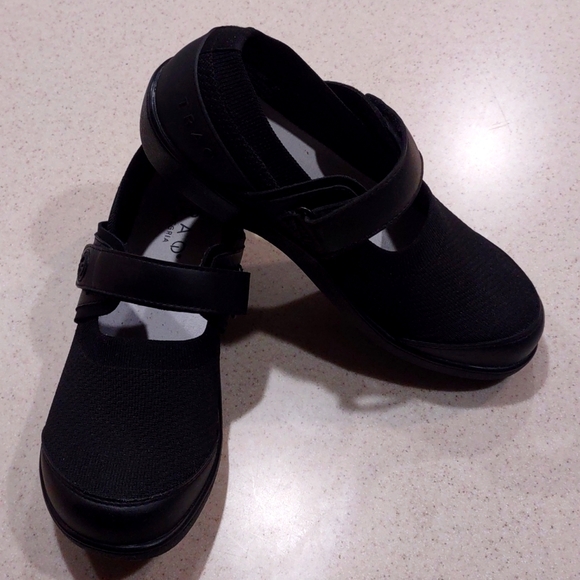 Traq by Algeria Black Mary Jane Style Shoes Size 37 EUC - Picture 2 of 15